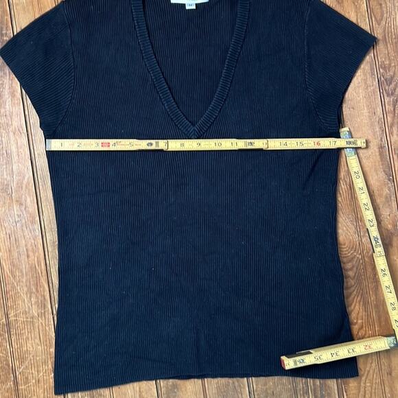 Women’s Emanuel Ungaro cap sleep deep v neck ribbed sweater size medium - Picture 4 of 8